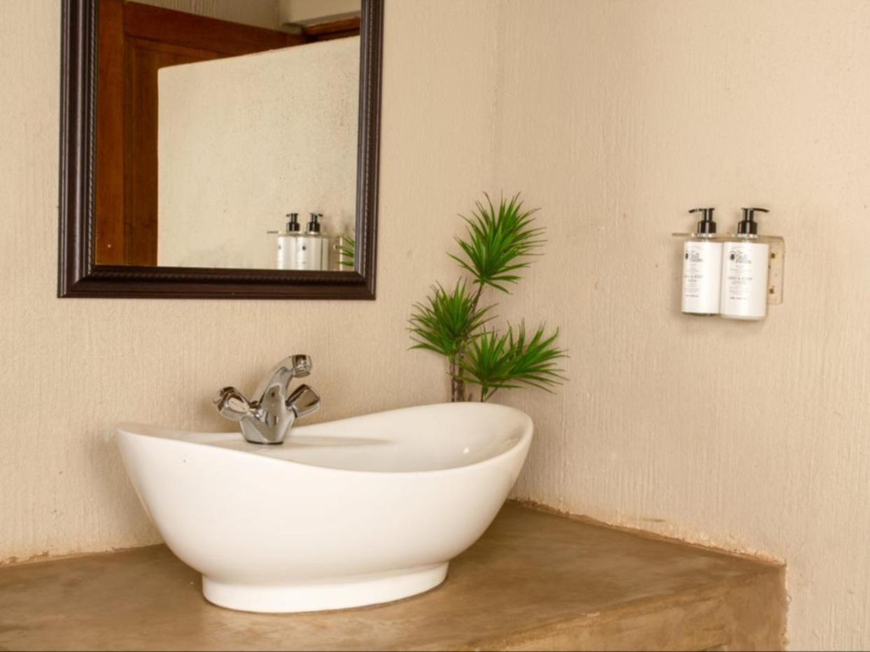 Kubu Bush Lodge