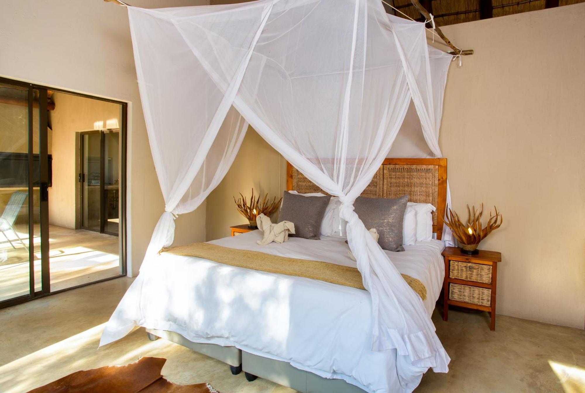 Kubu Bush Lodge *