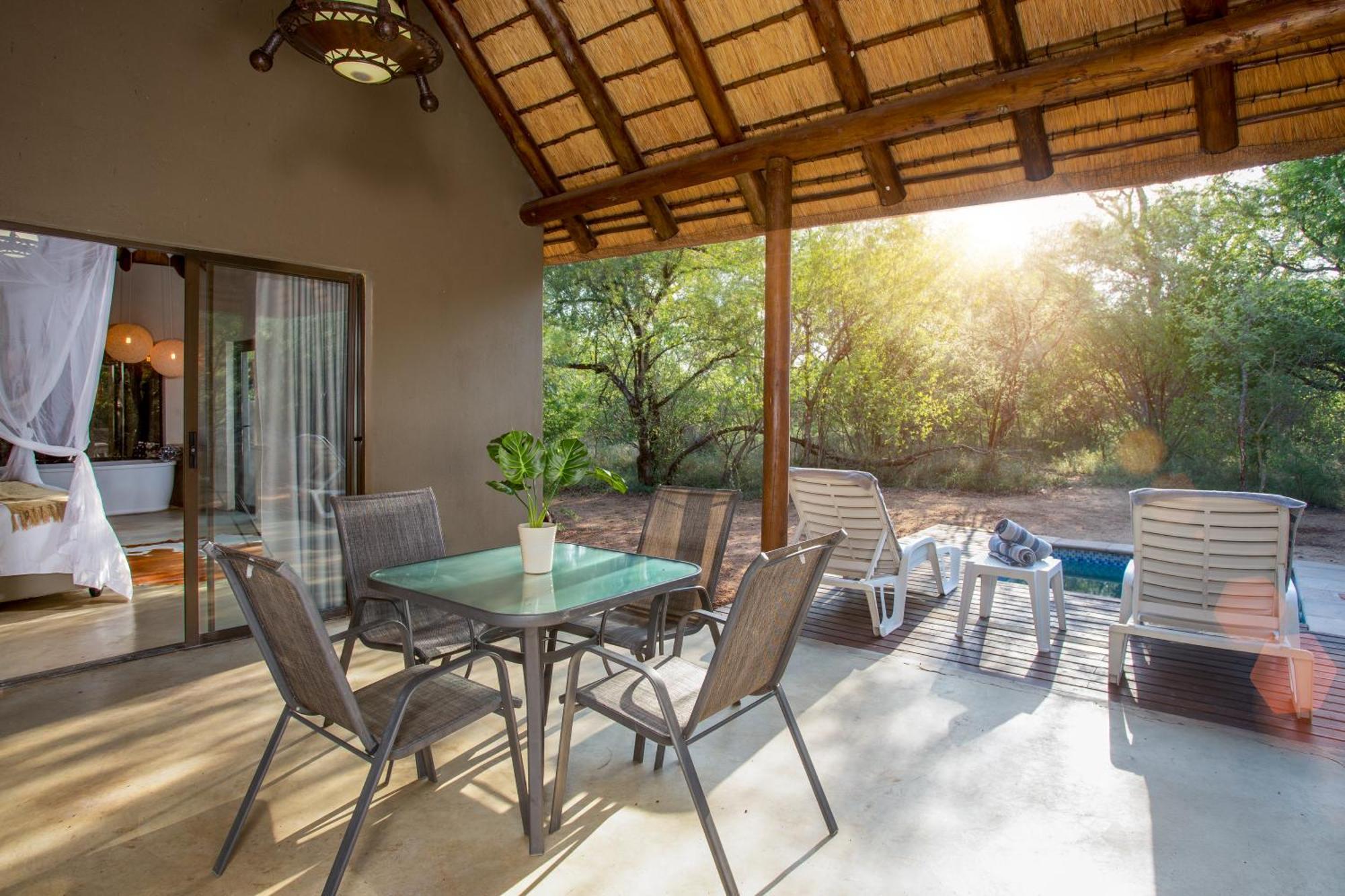 Kubu Bush Lodge *